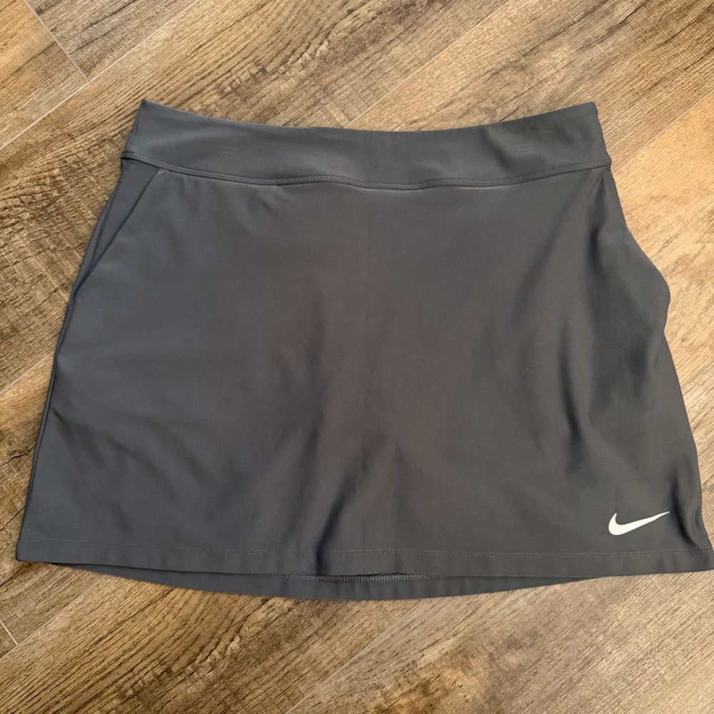 Nike Golf Dri-FIT Skort Skirt Gray Athletic Tenniscore Skirt Women L Sporty Golf